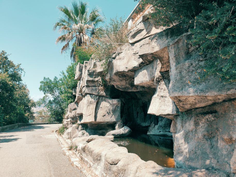 Paysage de la fontaine du château de nice